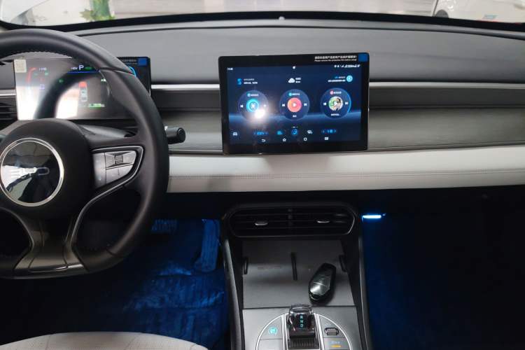 Used BYD Seal 05 DM-i 2025 DM-i Smart Drive 55KM Luxury Model Audio And AC Panel