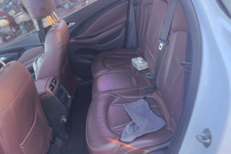 Used Buick Envision 2014 28T Four-Wheel Drive Elite Model Left Rear Seat