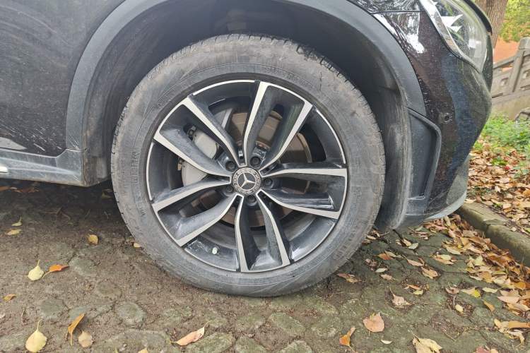 Used Mercedes-Benz GLC 2021 GLC 300 L 4MATIC Dynamic Model Right Front Wheel Hub