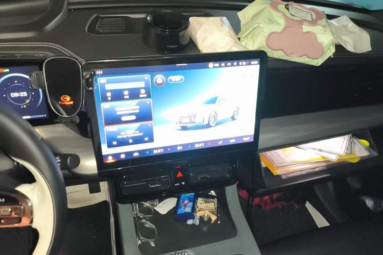 Used GAC Trumpchi GS8 2022 Dual-Engine Series 2.0TM Two-Wheel Drive Prestige Edition (7 Seats)
