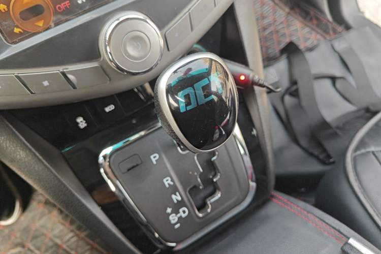 Used BYD S6 2014 2.4L Automatic Prestige 7-Seater
