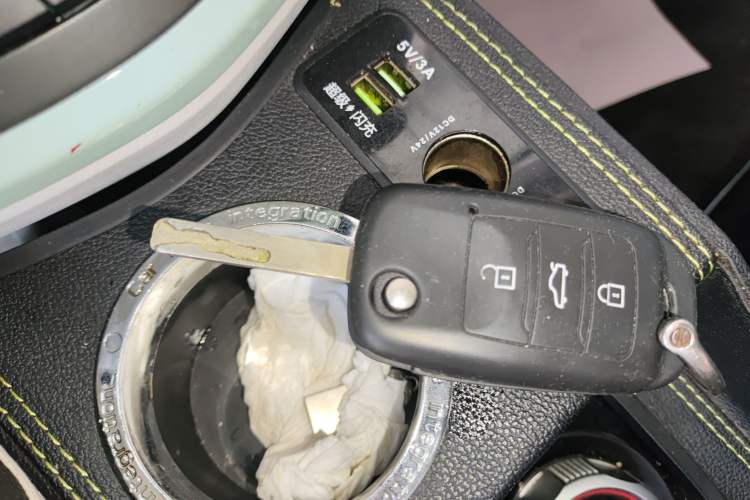 Used CHANGAN OSHAN Benni E-Star 2021 National Edition Colorful Version Lithium Iron Phosphate (31.86 kWh) Vehicle Key