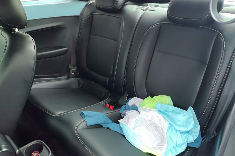 Used Volkswagen Beetle 2015 180TSI model
