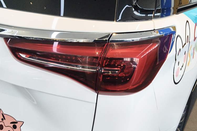 Used Buick GL8 2022 ES Landtrek 653T Luxury Edition