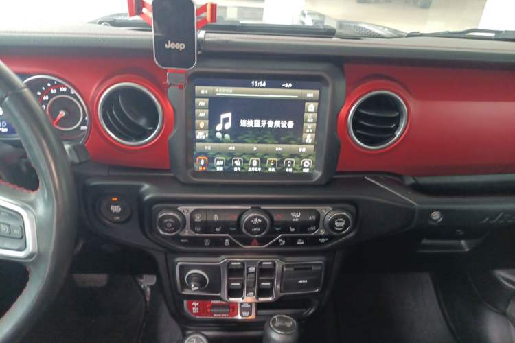Used Jeep Wrangler 2021 2.0T Robin Hood Four-Door Edition Audio And AC Panel