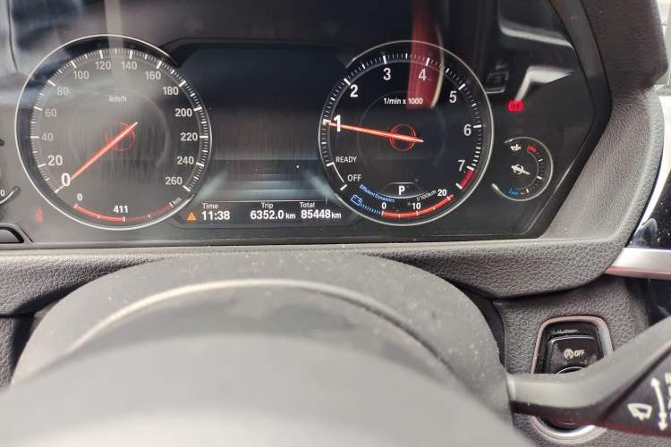 Used BMW 3 Series GT 2020 320i M Sport Package Odometer Close Up