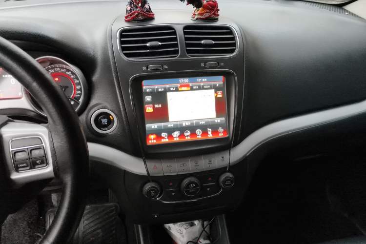 Used Dodge Journey 2013 2.4L Two-Wheel Drive Luxury Version
