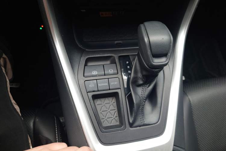 Used Toyota RAV4 2023 2.0L CVT Two-Wheel Drive Fashion Edition
