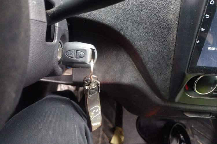 Used CHANGAN KAICHENG Ruixing EM60 2022 Pure Electric Van 4498 mm Long Flat Roof with Rear-Hinged Doors 2 Seats 60 kW 41.86 kWh
