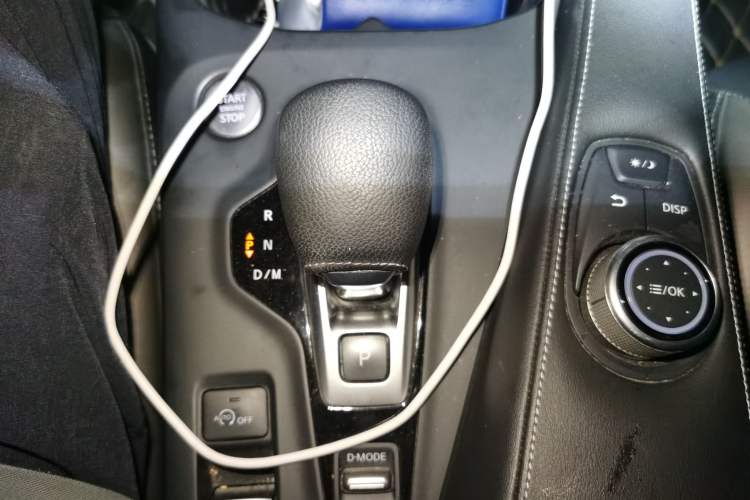 Used Infiniti QX50 2018 2.0T Two-Wheel Drive Fashion Edition Gear Lever