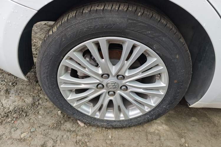 Used Buick GT 2017 15N Automatic Elite Version Right Rear Wheel Hub