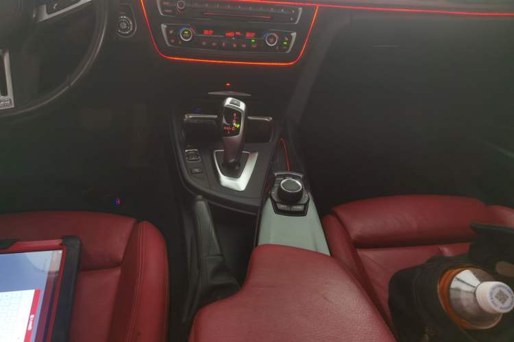 Used BMW 3 Series 2015 328i xDrive Sports Design Package Gear Lever