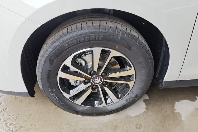 Used BYD Qin PLUS 2026 DM-i 128KM Progressive Model Left Front Wheel Hub