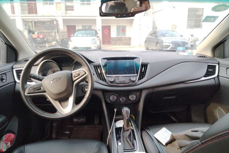 Used Chevrolet Monza 2019 Redline 320T Dual-Clutch Sporty Version China VI Standard Center Console