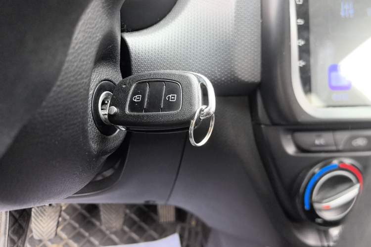 Used Hyundai Verna (older generation) 2017 1.4L Manual Huancai Edition China V Standard
