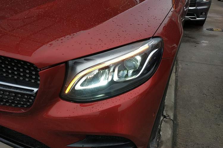 Used Mercedes-Benz GLC Coupe 2017 GLC 200 4MATIC Coupe SUV