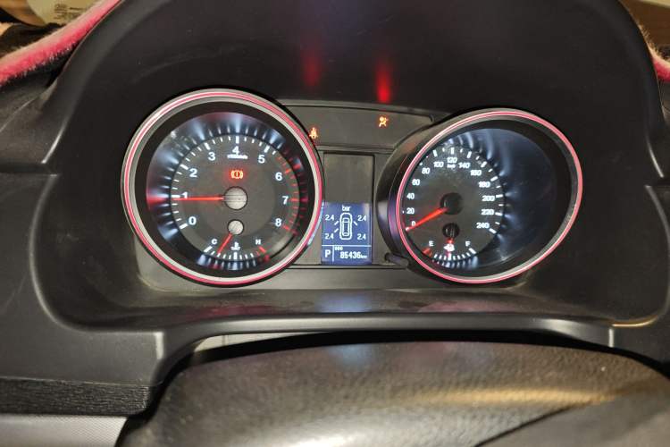 Used Haval H6 2016 Upgraded Model 1.5T Automatic Two-Wheel Drive Prestige Version
