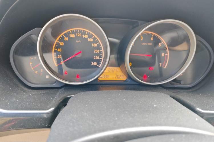 Used Brilliance H330 2013 1.5L Manual Comfort Model Odometer Close Up