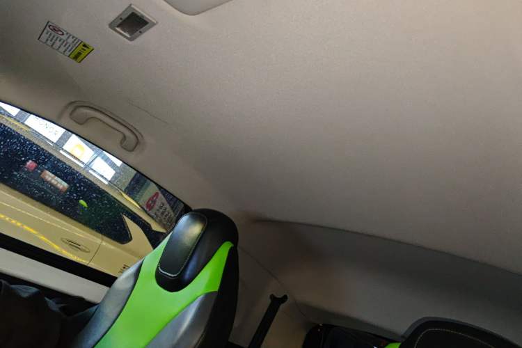 Used Roewe Clever 2021 302 km New Four-Seater Super-Efficient Version