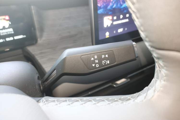 Used Dongfeng NAMMI 06 2025 471 Ultra Gear Lever