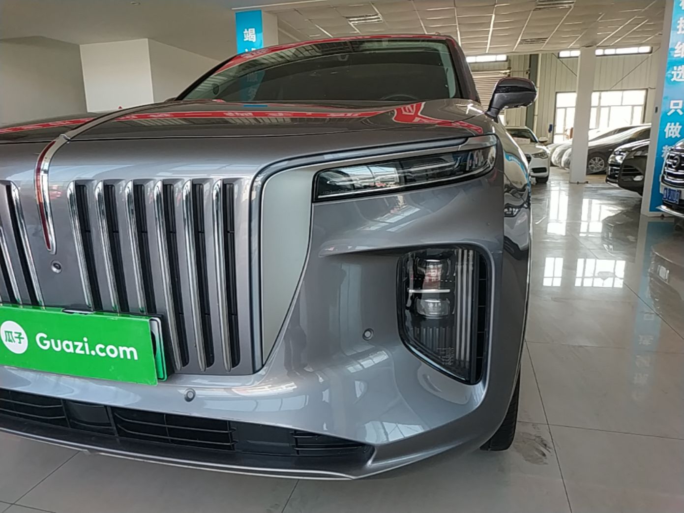 Hongqi E-HS9 2022 660 km Range Flagway Edition Six Seats — снимка 8