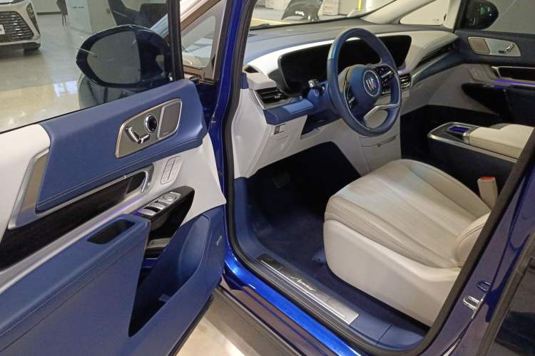 Used Buick Century 2023 2.0T Six-Seater Yinshi Edition