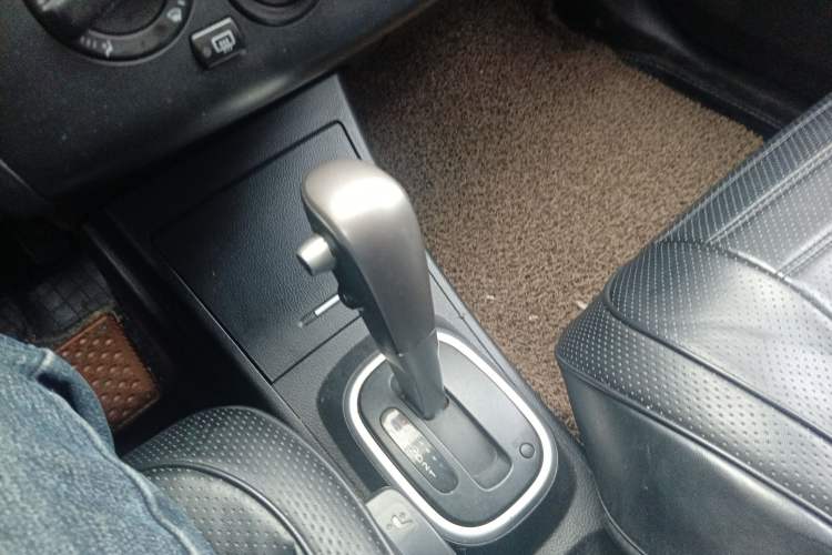 Used Nissan Tiida 2006 1.6G AT Gear Lever