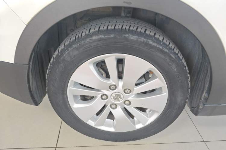 Used Suzuki S-Cross 2015 1.6L CVT Two-Wheel Drive Entry-Level Trim