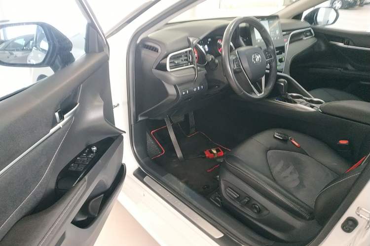 Used Toyota Camry 2021 2.0S FENGSHANG Edition
