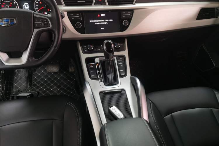Used Geely Auto Emgrand X7 Sport 2018 1.8TD Automatic Two-Wheel Drive Zhiya Model Gear Lever