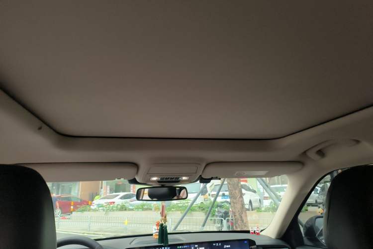 Used Ford Explorer 2023 EcoBoost 285 Four-Wheel Drive Titanium Edition 6 Seats