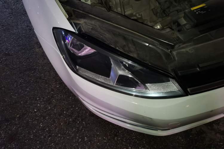 Used Volkswagen Golf 2016 1.6L Automatic Comfort Model Right Front Headlight