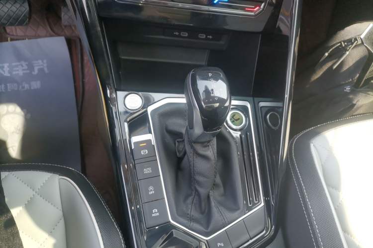 Used Volkswagen Tayron 2023 280TSI Two-Wheel-Drive Luxury Plus Advanced Version Gear Lever