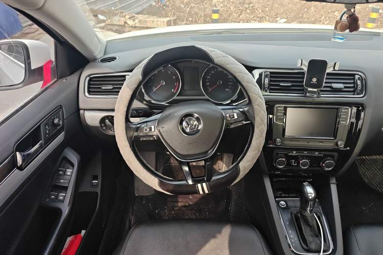 Used Volkswagen Sagitar 2017 1.6L Automatic Comfort Model
