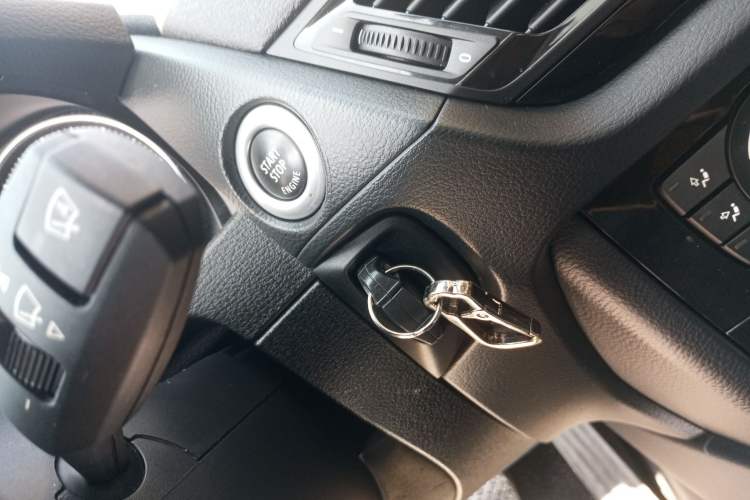 Used BMW X1 2014 sDrive18i Leading Model
