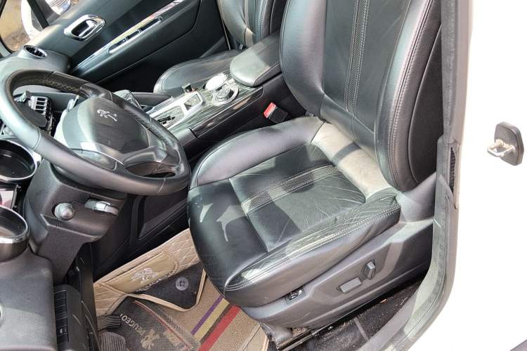 Used Peugeot 3008 2013 1.6THP Automatic Prestige Edition Left Front Seat