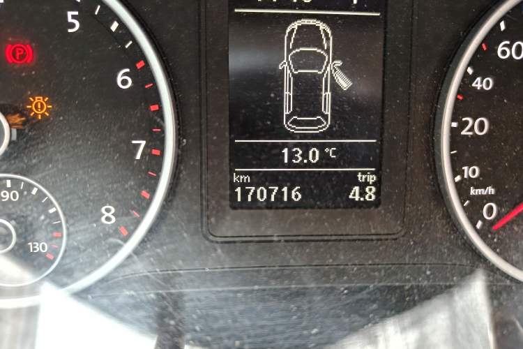 Used Volkswagen Tiguan 2015 1.8TSI Automatic Two-Wheel Drive Comfort Edition Odometer Close Up