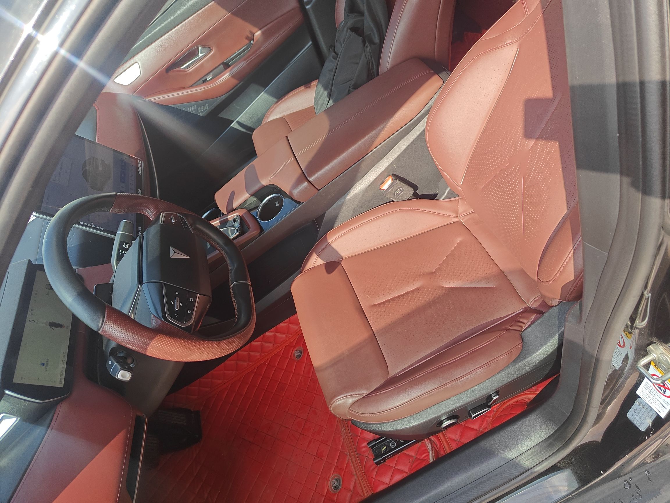 Переднее сиденье в автомобиле