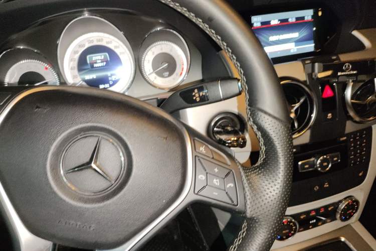 Used Mercedes-Benz GLK-Class 2013 GLK 300 4MATIC Fashion Model
