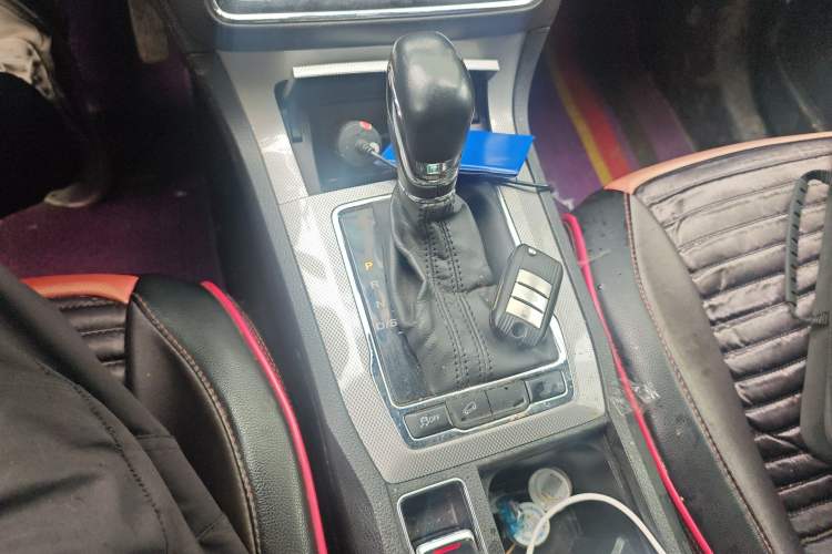 Used Roewe RX5 2020 20T Automatic 4G Connect Superior Flagship Edition Gear Lever