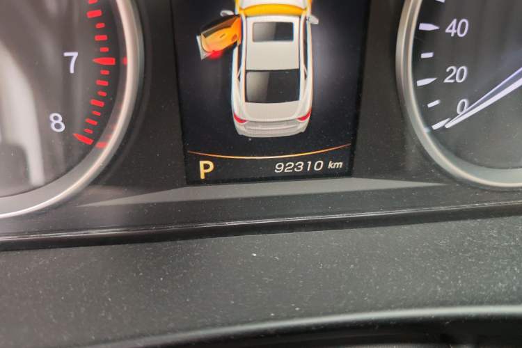 Used Geely Auto Emgrand GT 2016 2.4L Comfort Version Odometer Close Up