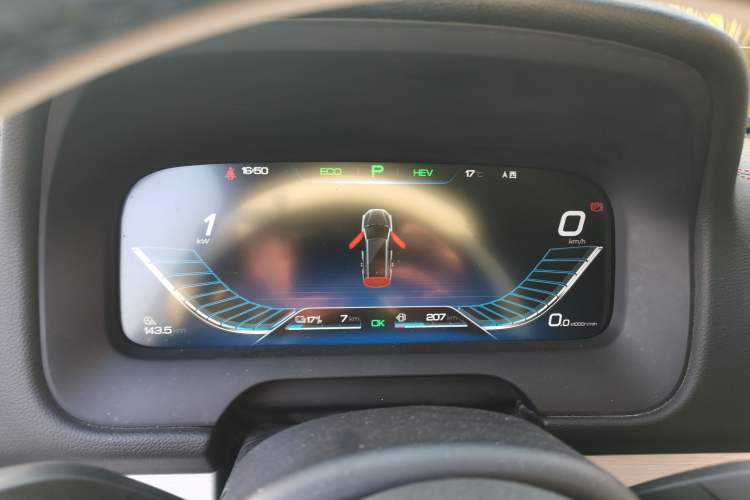 Used BYD Tang New Energy 2018 DM 2.0T All-Wheel Drive Smart Connectivity Luxury Model 7 Seats China V Emission Standard