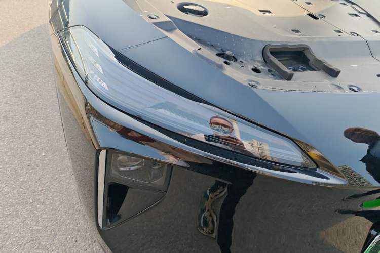 Used Venucia V DD-i 2025 Orca 150km Joyful Journey Edition Right Front Headlight