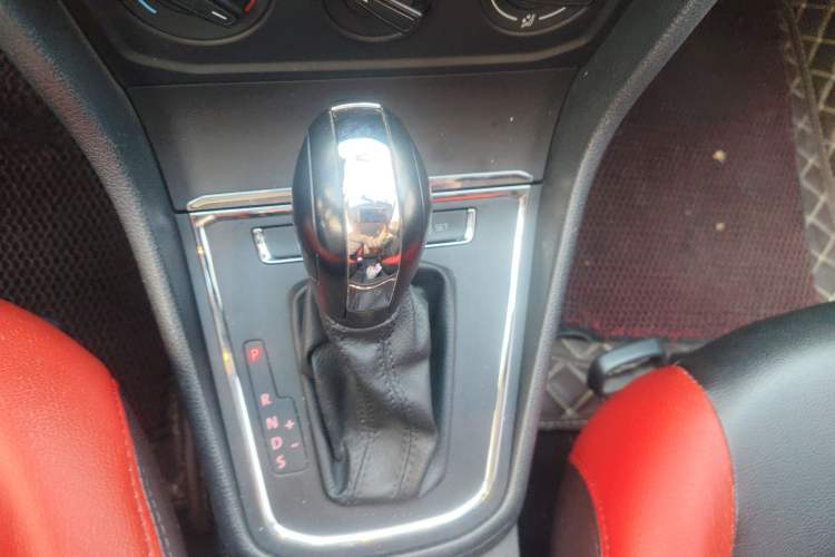 Used Volkswagen Bora 2018 1.5L Automatic Fashion Model Gear Lever