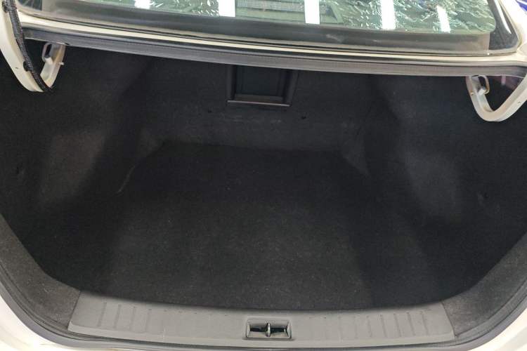 Used Nissan Sylphy 2021 Classic 1.6XL CVT Luxury Edition Trunk