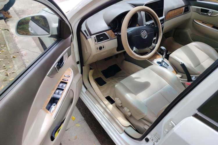 Used Buick Excelle 2015 1.5L Automatic Classic Model
