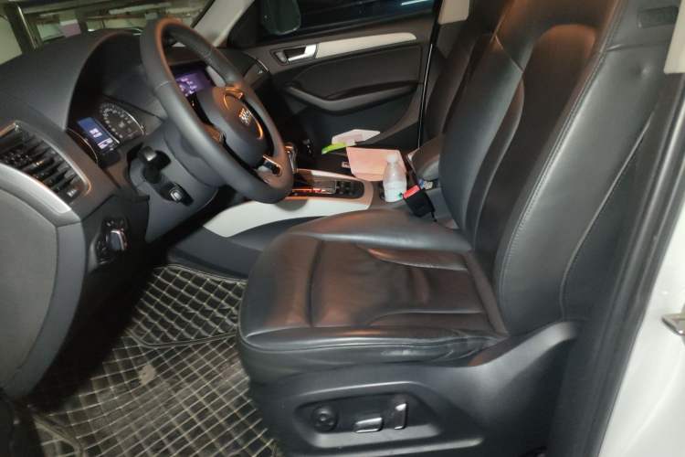 Used Audi Q5 2017 40 TFSI Ambition Edition Left Front Seat