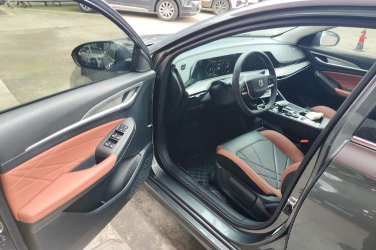 Used CHANGAN Eado 2023 Changan Edition PLUS Blue Whale NE 1.4T GDI DCT Prestige Version
