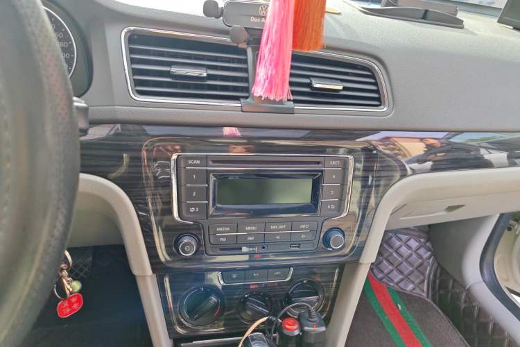 Used Volkswagen Gran Lavida 2013 1.6L Automatic Comfort Model