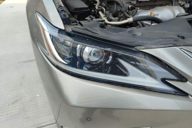 Used Lexus ES 2018 200 Excellence Edition China V Standard Right Front Headlight